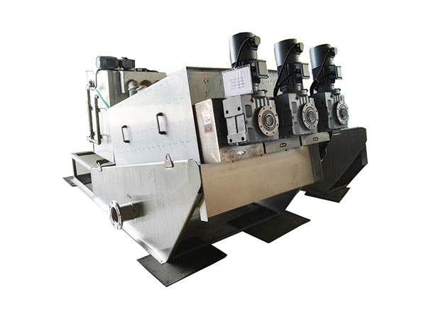 Folded screw sludge dehydrator